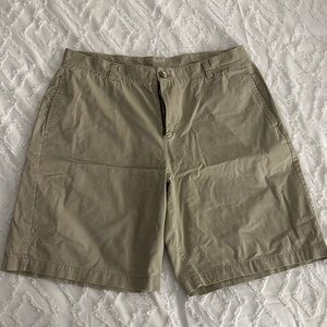 Disney Khaki shorts size 36